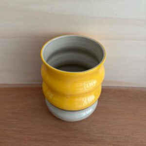 Pinte « Orlane » jaune soleil
